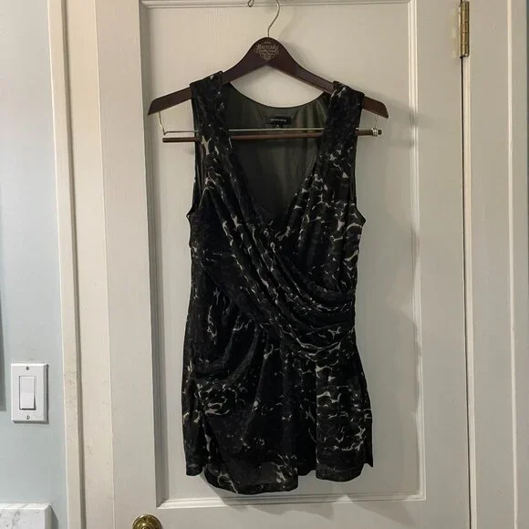 Saks Fifth Avenue Women's Layered Tank top. Size Large (label says XL) - Picture 2 of 11